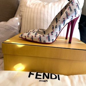 Fendi Mania Logo Pumps